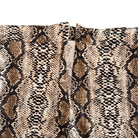 Chic Soft Snake Print Skirt🤎 - Picture 3 of 5